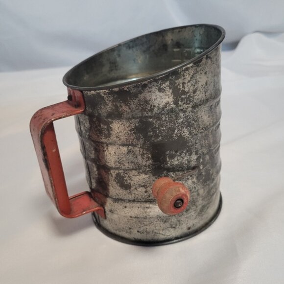 Vintage Nesco Visible Measure Flour Sifter - Picture 3 of 12
